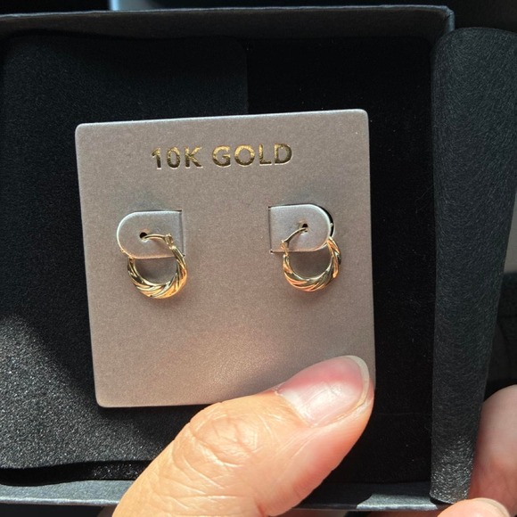 Jewelry - 10k marked gold hoop earrings